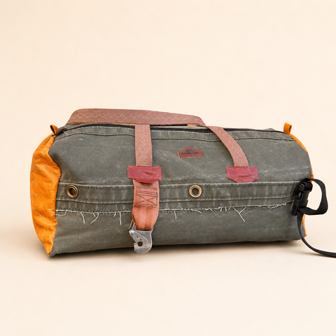 The Leona Loop Holdall